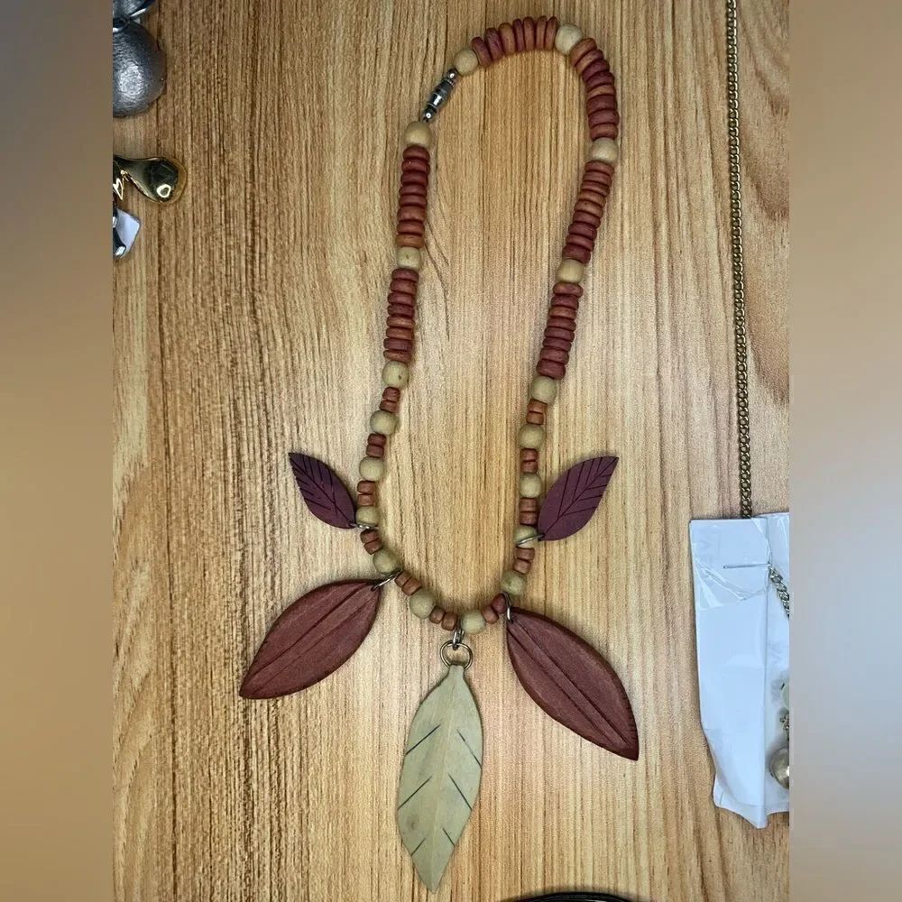 Necklace Bundle  - Picture 4 of 8